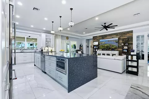 Kitchen - 155 Lucia Ct, Jupiter, FL 33478 photo 4 of 5