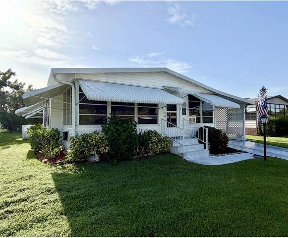 8204 W Bitterbush Ln, Port Saint Lucie, FL 34952
