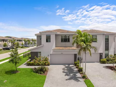8781 Corvus Dr, Lake Worth, FL 33467