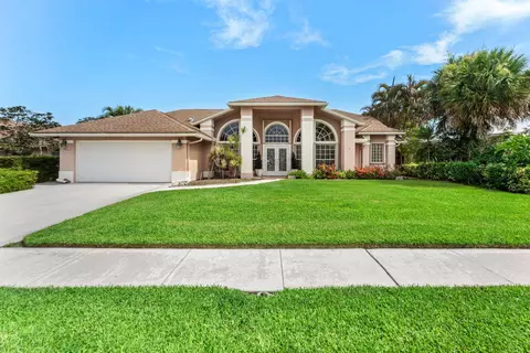 157 Monterey Way, Royal Palm Beach, FL 33411