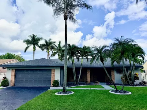 1341 NW White Stone Way, Davie, FL 33325