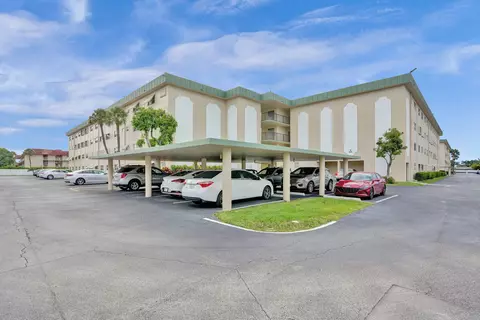 810 SE 7th St #207, Deerfield Beach, FL 33441