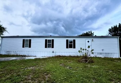 8423 SE Sandy Ln, Hobe Sound, FL 33455