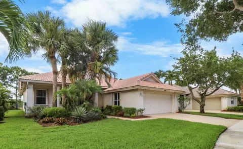 9110 Bay Harbour Cir, West Palm Beach, FL 33411