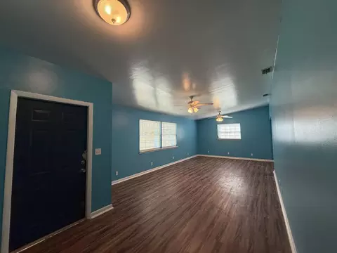 Living - 9107 SE 62nd Dr, Okeechobee, FL 34974 photo 2 of 2