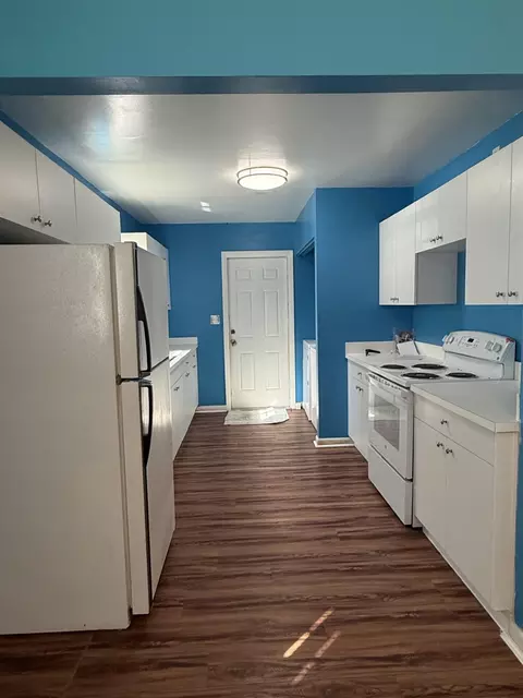 Kitchen - 9107 SE 62nd Dr, Okeechobee, FL 34974 photo 3 of 3
