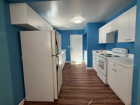 Kitchen - 9107 SE 62nd Dr, Okeechobee, FL 34974 photo 2 of 3