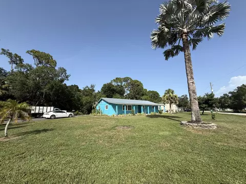 Exterior - 9107 SE 62nd Dr, Okeechobee, FL 34974 photo 3 of 5