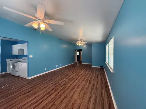 Living - 9107 SE 62nd Dr, Okeechobee, FL 34974 photo 1 of 2