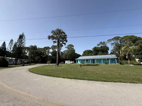 Exterior - 9107 SE 62nd Dr, Okeechobee, FL 34974 photo 4 of 5