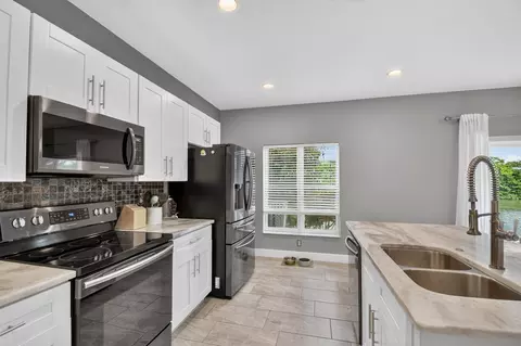 Kitchen - 308 Spruce St, Boynton Beach, FL 33426 photo 5 of 6