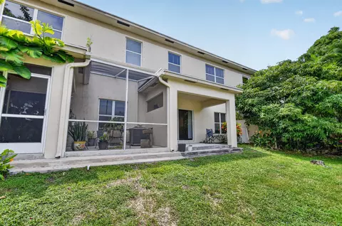 Exterior - 308 Spruce St, Boynton Beach, FL 33426 photo 10 of 14