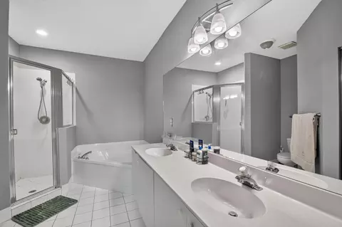 Bath - 308 Spruce St, Boynton Beach, FL 33426 photo 3 of 9