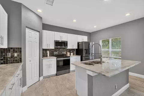 Kitchen - 308 Spruce St, Boynton Beach, FL 33426 photo 2 of 6