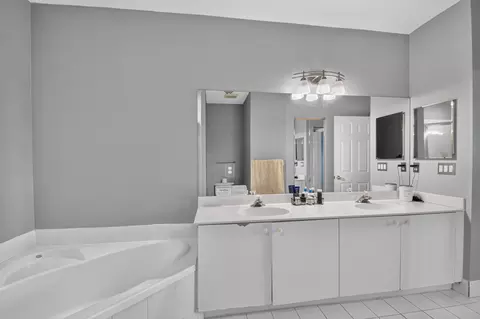 Bath - 308 Spruce St, Boynton Beach, FL 33426 photo 5 of 9