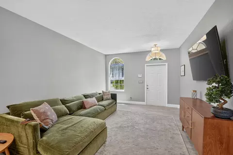 Living - 308 Spruce St, Boynton Beach, FL 33426 photo 2 of 3