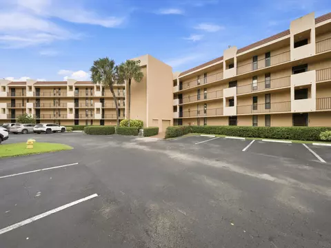 6539 Coral Lake Dr #403, Margate, FL 33063