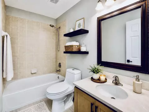Bath - 4825 SE Chiles Ct, Stuart, FL 34997 photo 7 of 7
