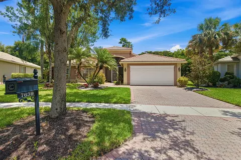 7639 Tarpon Cove Cir, Lake Worth, FL 33467