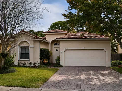 5743 Sunberry Cir, Fort Pierce, FL 34951