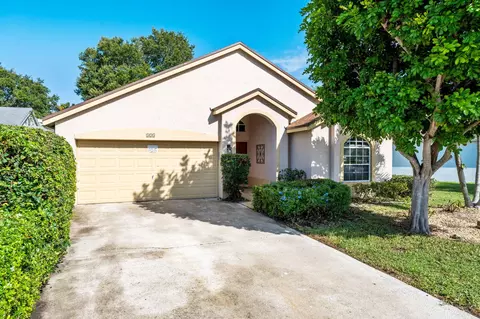 125 Saratoga Blvd E, Royal Palm Beach, FL 33411