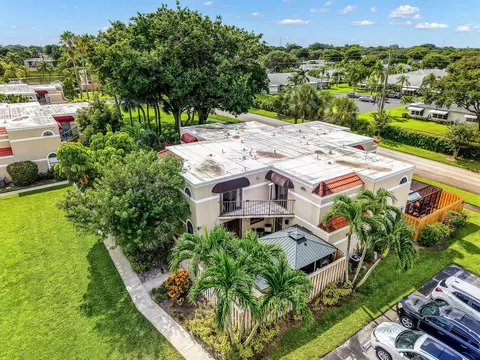 4005 Village Dr #A, Delray Beach, FL 33445