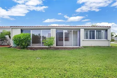 2532 Boundbrook Dr S #104, Palm Springs, FL 33406