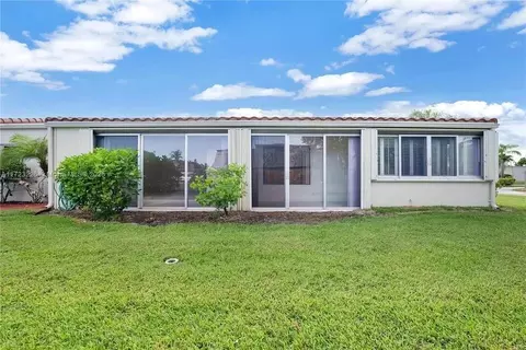 2532 Boundbrook Dr S #104, Palm Springs, FL 33406