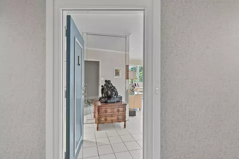 Entry Way - 44 Cocoanut Row #222B, Palm Beach, FL 33480 photo 2 of 3