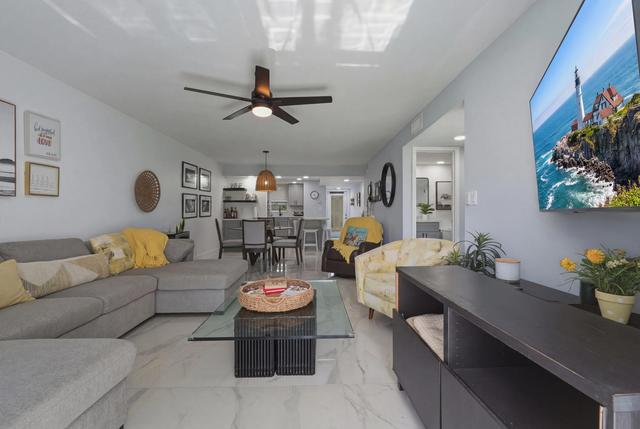 9823 S Hollybrook Lake Dr #104, Pembroke Pines, FL 33025