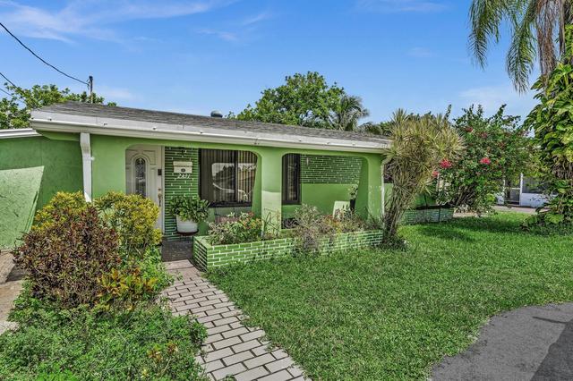 2131 Acapulco Dr, Miramar, FL 33023