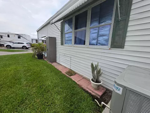 Exterior - 5354 SE 64th Ter, Okeechobee, FL 34974 photo 9 of 13