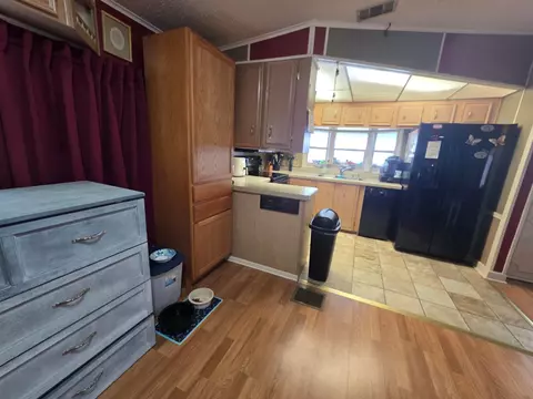 Kitchen - 5354 SE 64th Ter, Okeechobee, FL 34974 photo 3 of 3