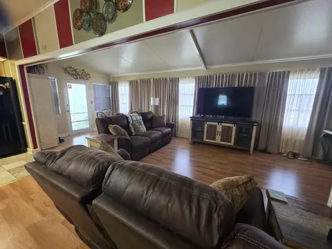 Living - 5354 SE 64th Ter, Okeechobee, FL 34974 photo 2 of 2