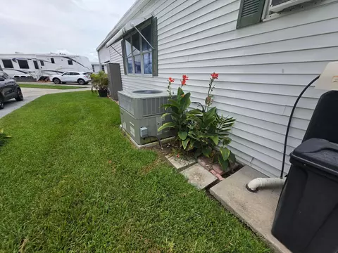 Exterior - 5354 SE 64th Ter, Okeechobee, FL 34974 photo 8 of 13