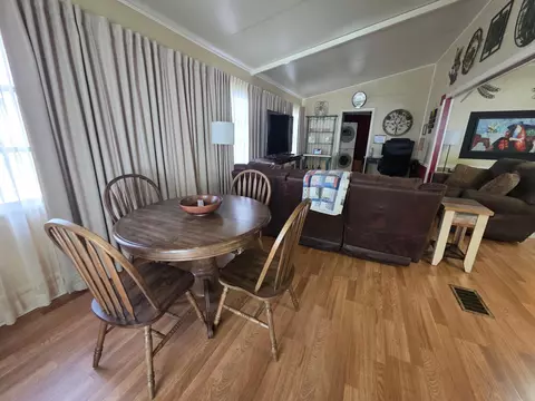 Dining - 5354 SE 64th Ter, Okeechobee, FL 34974 photo 2 of 2