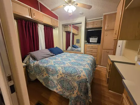 Bedroom - 5354 SE 64th Ter, Okeechobee, FL 34974 photo 2 of 3