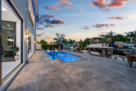 Exterior - 2420 NE 48th St, Lighthouse Point, FL 33064 photo 9 of 11