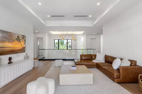 Living - 2420 NE 48th St, Lighthouse Point, FL 33064 photo 6 of 7