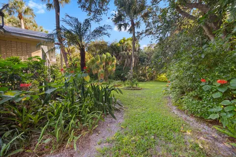 Exterior - 24 N Via Lucindia, Sewalls Point, FL 34996 photo 13 of 15