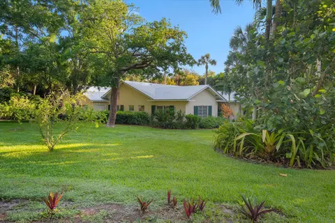Exterior - 24 N Via Lucindia, Sewalls Point, FL 34996 photo 14 of 15