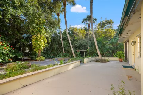Exterior - 24 N Via Lucindia, Sewalls Point, FL 34996 photo 10 of 15