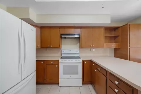 Kitchen - 24 N Via Lucindia, Sewalls Point, FL 34996 photo 3 of 5