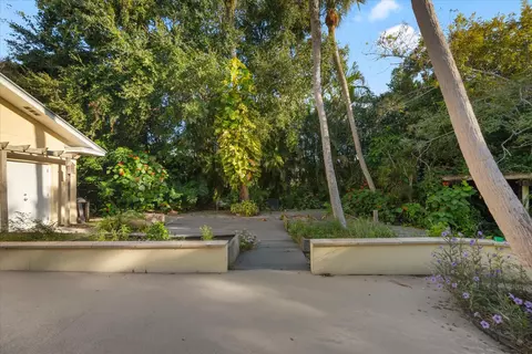 Exterior - 24 N Via Lucindia, Sewalls Point, FL 34996 photo 9 of 15