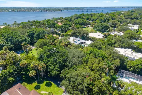 22 N Via Lucindia, Sewalls Point, FL 34996 photo 8