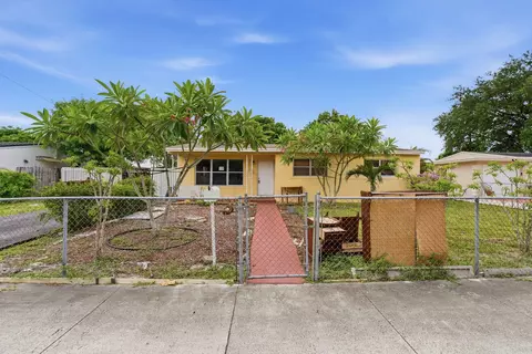 3441 NW 169th Ter, Miami Gardens, FL 33056