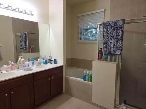Bath - 4277 SW Pine Cove Ct, Stuart, FL 34997 photo 4 of 4