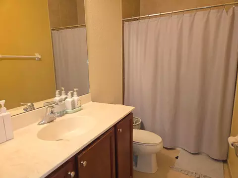 Bath - 4277 SW Pine Cove Ct, Stuart, FL 34997 photo 3 of 4