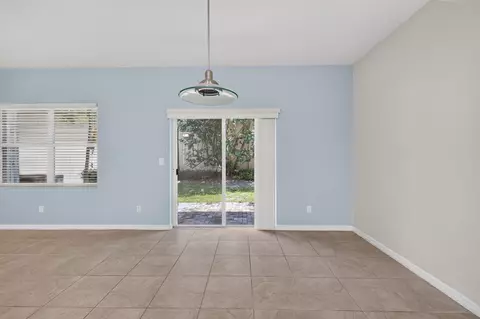 Living - 4277 SW Pine Cove Ct, Stuart, FL 34997 photo 3 of 7