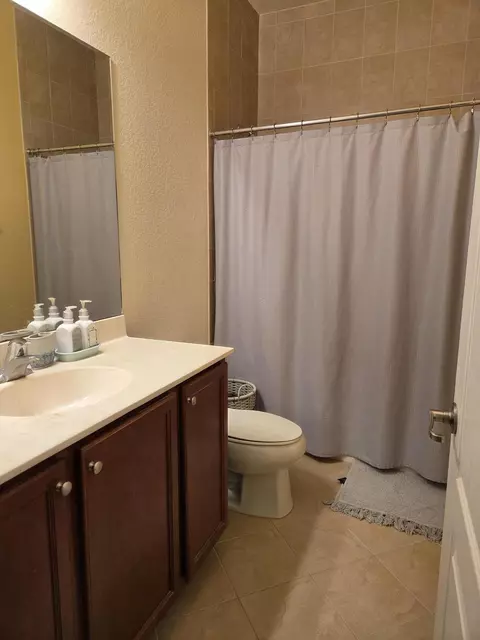 Bath - 4277 SW Pine Cove Ct, Stuart, FL 34997 photo 2 of 4